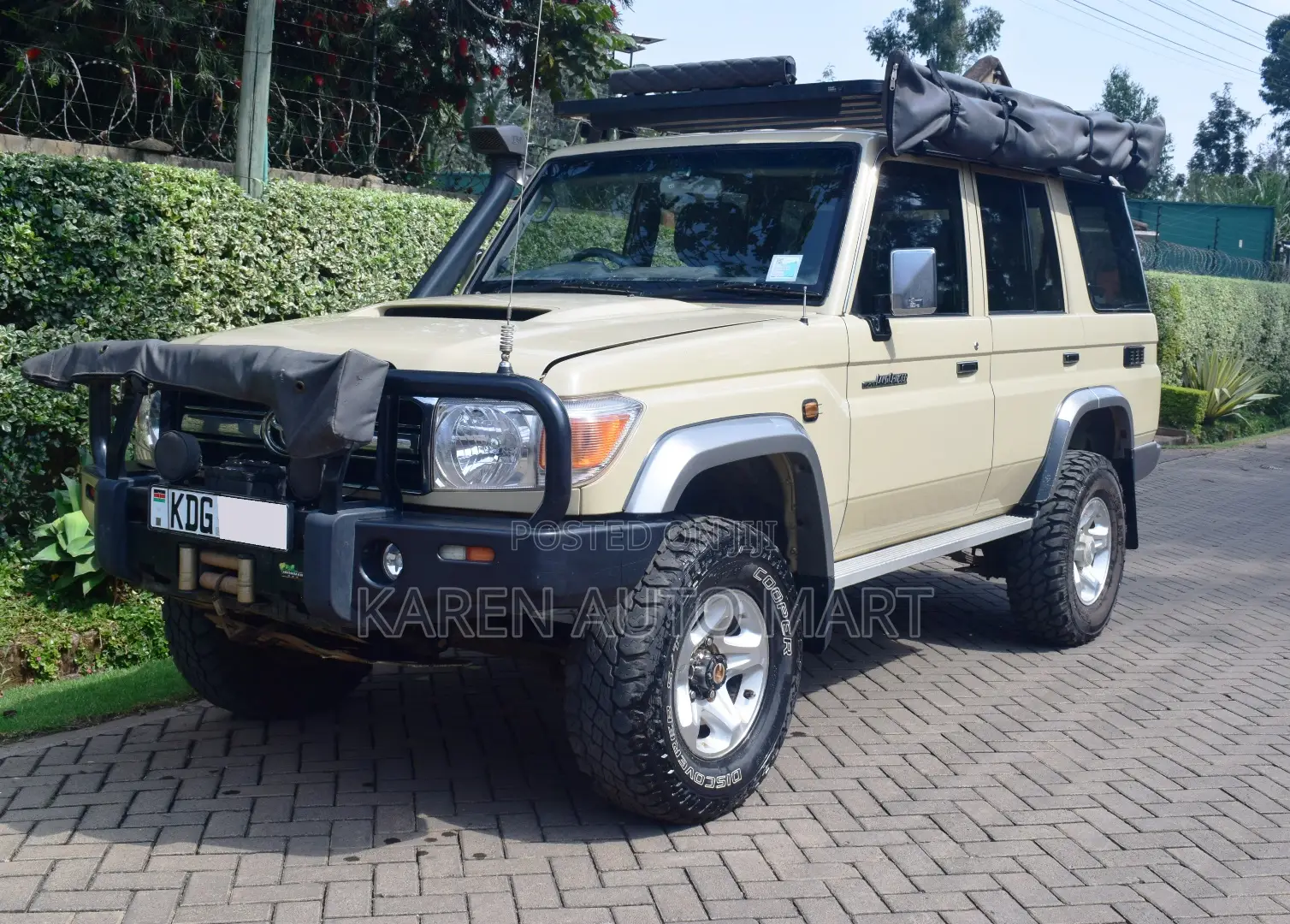 Toyota Land Cruiser 4.5 V8 DLX 2014 Beige
