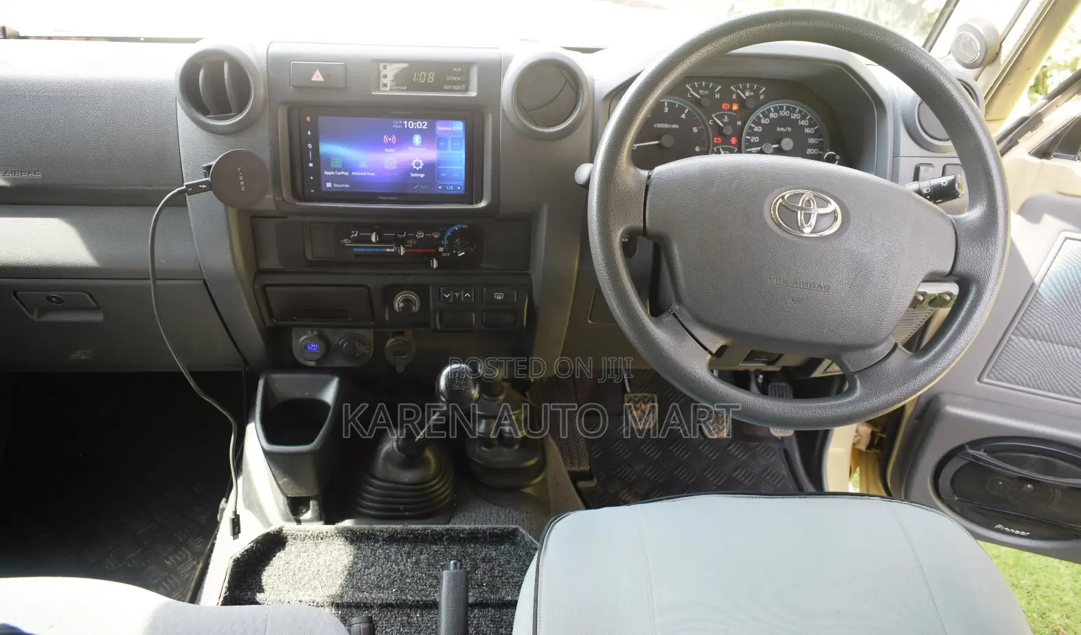 Toyota Land Cruiser 4.5 V8 DLX 2014 Beige