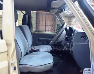 Toyota Land Cruiser 4.5 V8 DLX 2014 Beige