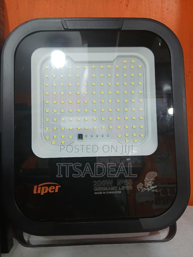 Led Solar Flood Light (Germany Liper) 200 Watts - thumbnail 2