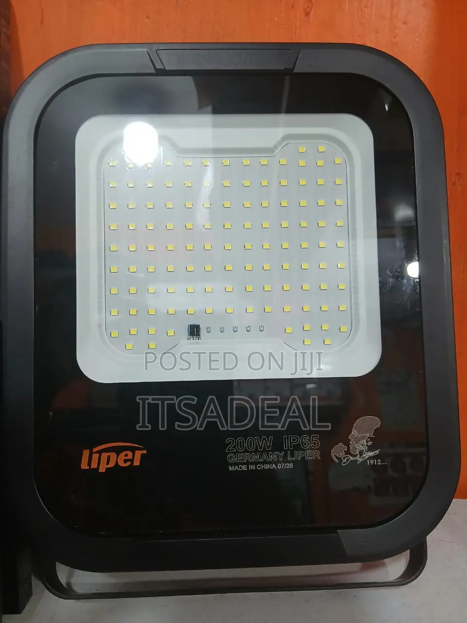 Led Solar Flood Light (Germany Liper) 200 Watts