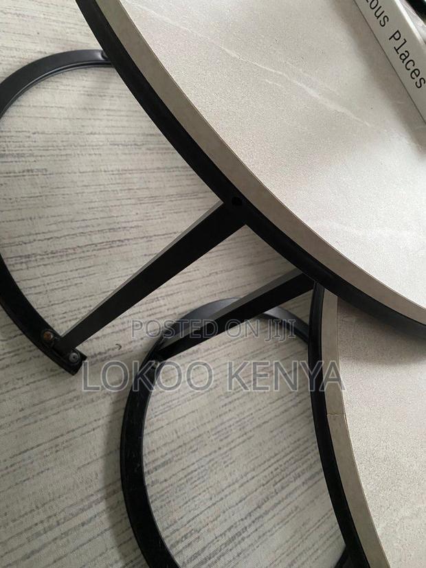 Coffee Table : Round Marble Dining Table - thumbnail 3