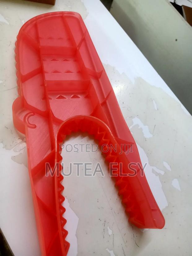 Red,Blue Green Quick Shoe Remover Cartoon - thumbnail 2