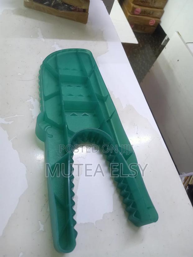 Red,Blue Green Quick Shoe Remover Cartoon - thumbnail 4