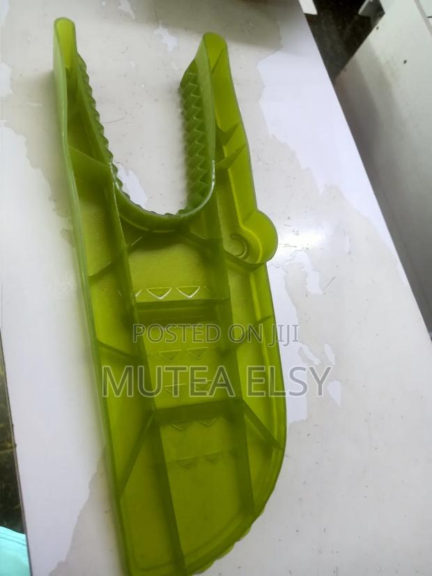 Red,Blue Green Quick Shoe Remover Cartoon - thumbnail 5