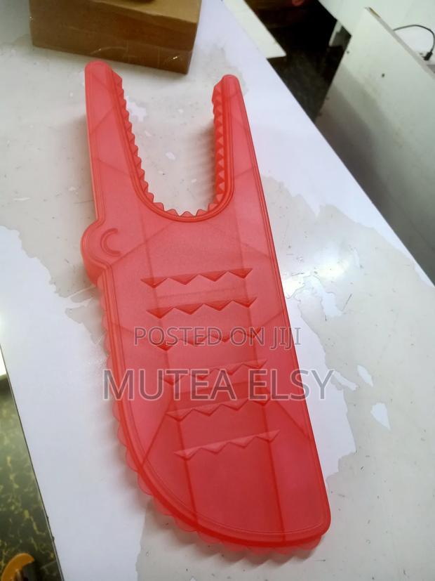 Red,Blue Green Quick Shoe Remover Cartoon - thumbnail 6