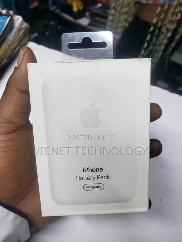 5000mah Magsafe iPhone Battery Pack - main view