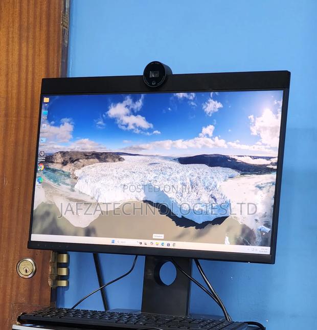 Dell Pro 24 Plus Video Conferencing Monitor-P2424heb - main view