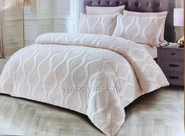 Tufted Duvetcover , One Fitted Sheet and Four Pillowcases - thumbnail 2