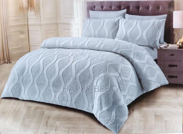 Tufted Duvetcover , One Fitted Sheet and Four Pillowcases - thumbnail 3
