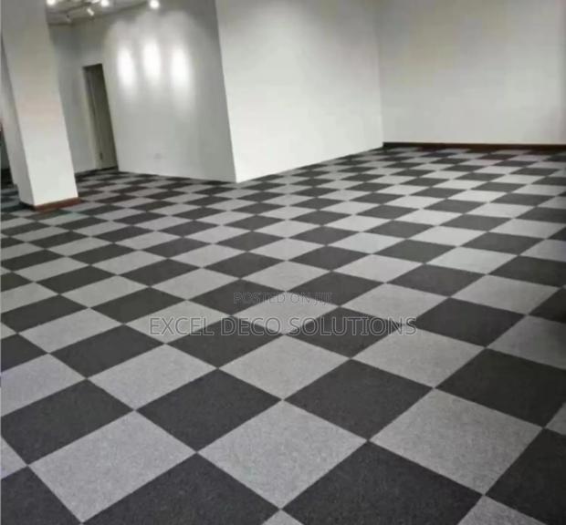 Durable Commercial Carpet Tiles for Offices, Homes Showrooms