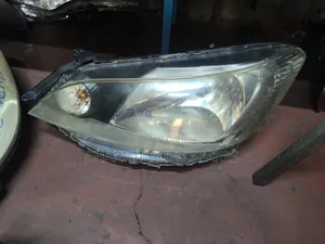 Nissan Nv-200  Non Xenon Ex Japan Headlight