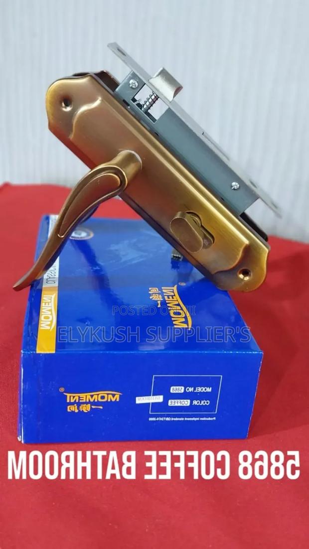 Bathroom Moment Pocks - main view