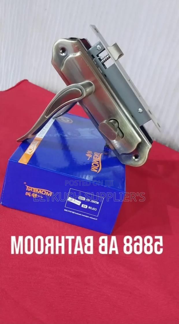 Bathroom Moment Pocks - thumbnail 2