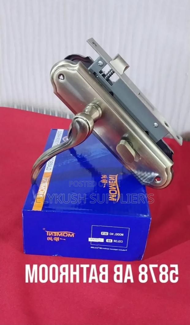 Bathroom Moment Pocks - thumbnail 3