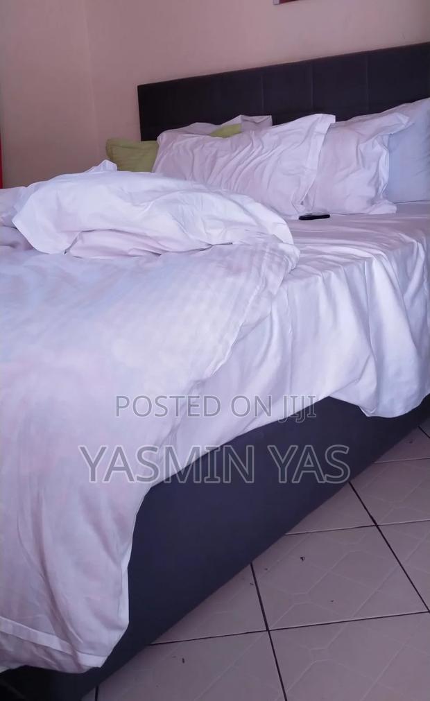 Bed King Size Bed and Mattress - thumbnail 3