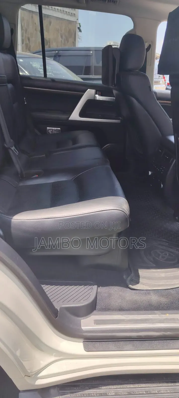 Toyota Land Cruiser 4.5 V8 TD 2019 White