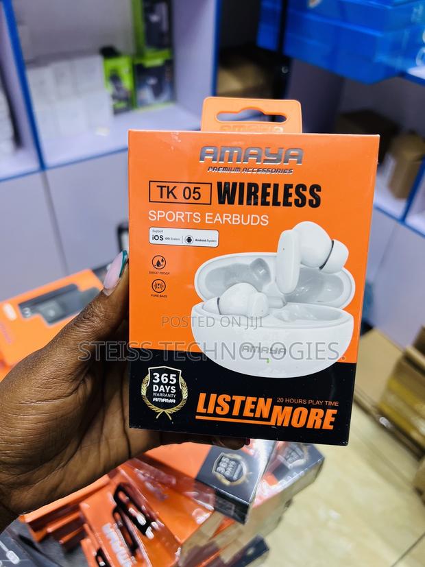 Tk05 White Amaya Earpods - main view