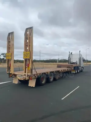 Flatbed/Skeleton Trailers Accessible for Jobs