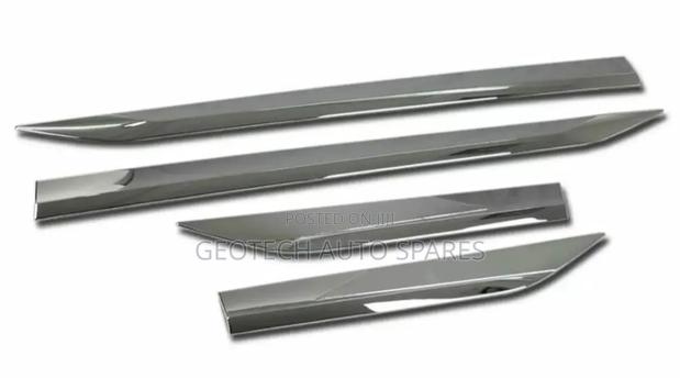 Vanguard Side Door Moulding