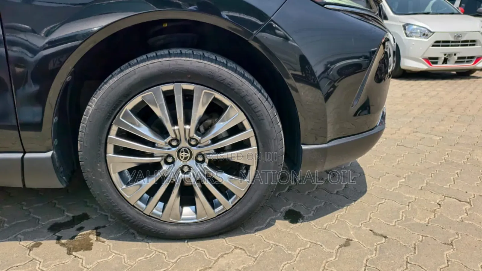 Toyota Harrier 2.5 Hybrid 2020 Black