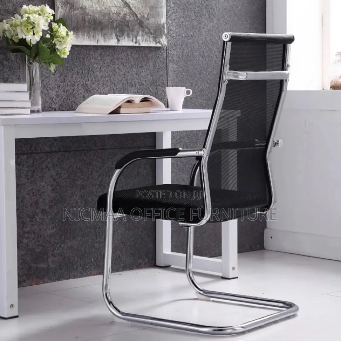 Sleek Cantilever Frame Ergonomic Design Seat