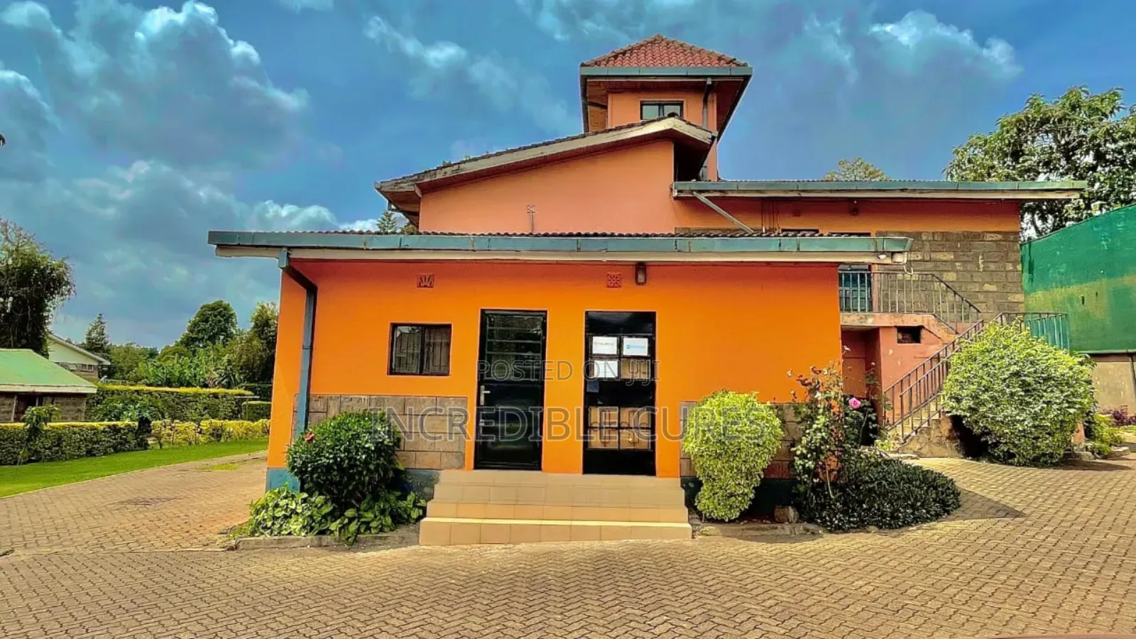 7bdrm Maisonette in Ridgeways for sale