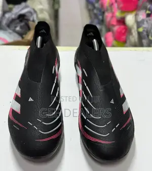 Laceless Adidas Predator Boots, Soccer Boots