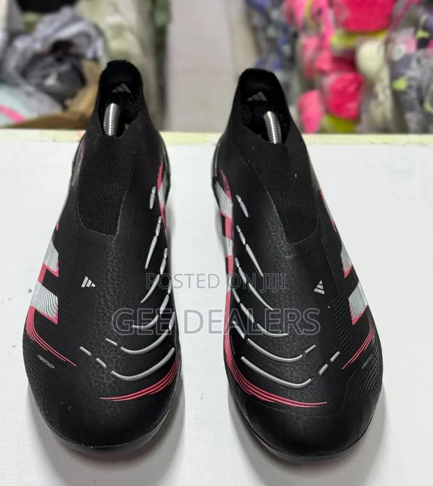 Laceless Adidas Predator Boots, Soccer Boots - thumbnail 2