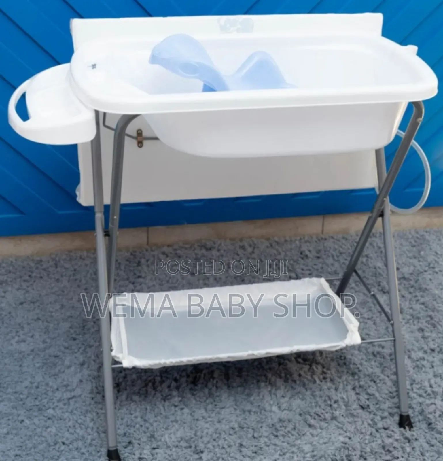 Baby Portable/Foldable Bath Station With a Changing Mat