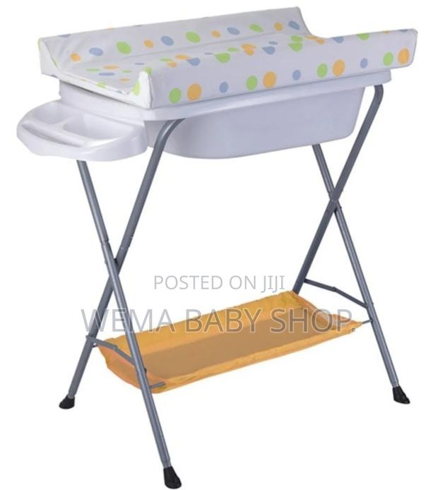 Baby Portable/Foldable Bath Station With a Changing Mat - thumbnail 9