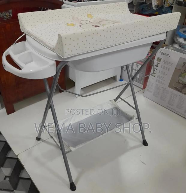 Baby Portable/Foldable Bath Station With a Changing Mat - thumbnail 10