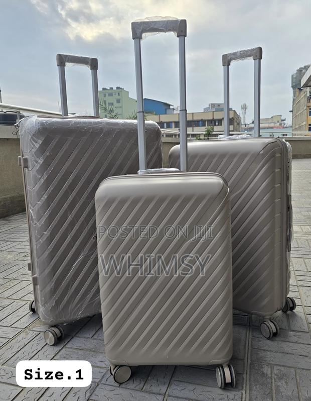 Large Capacity 3 in 1 Luxurious Unbreakable Luggage Suitcases - thumbnail 3