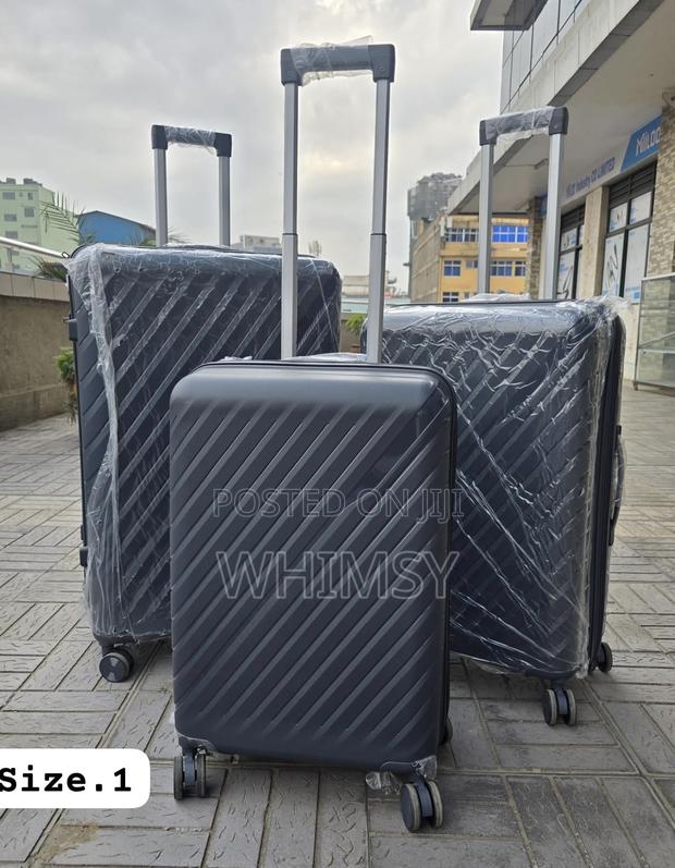 Large Capacity 3 in 1 Luxurious Unbreakable Luggage Suitcases - thumbnail 4