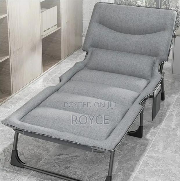 Zero Gravity Foldable Lounger Chair - thumbnail 2