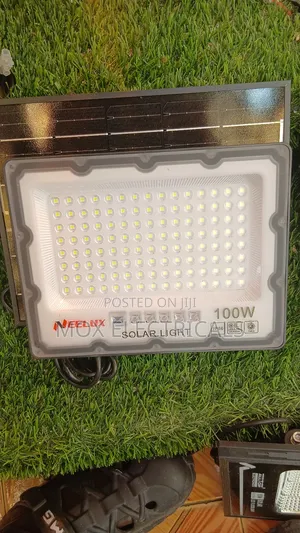 Reflector Solar Led 100w Ultra Brillante Eco