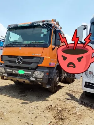 Mercedes Benz 2014 Orange