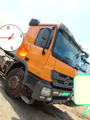 Mercedes Benz 2014 Orange