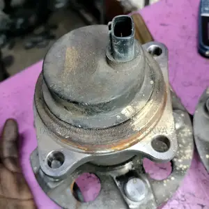 Noah Rear Wheel Hub 2008-212