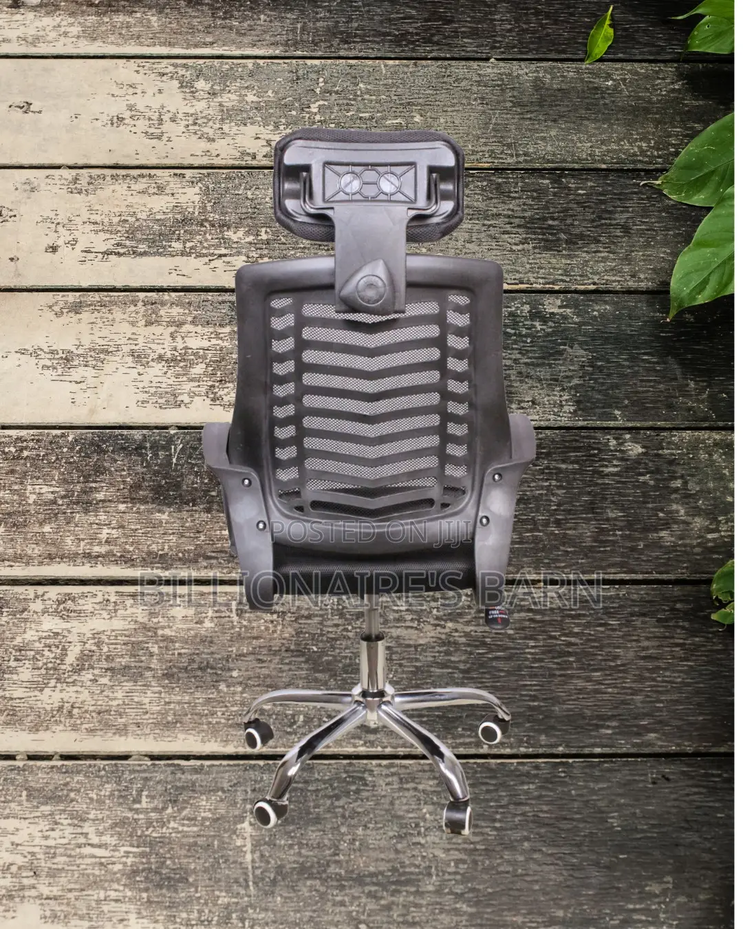 Pro-Grade Secretarial Mesh Chair — Smooth-Rolling Mobility