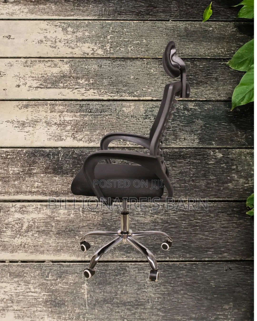 Pro-Grade Secretarial Mesh Chair — Smooth-Rolling Mobility