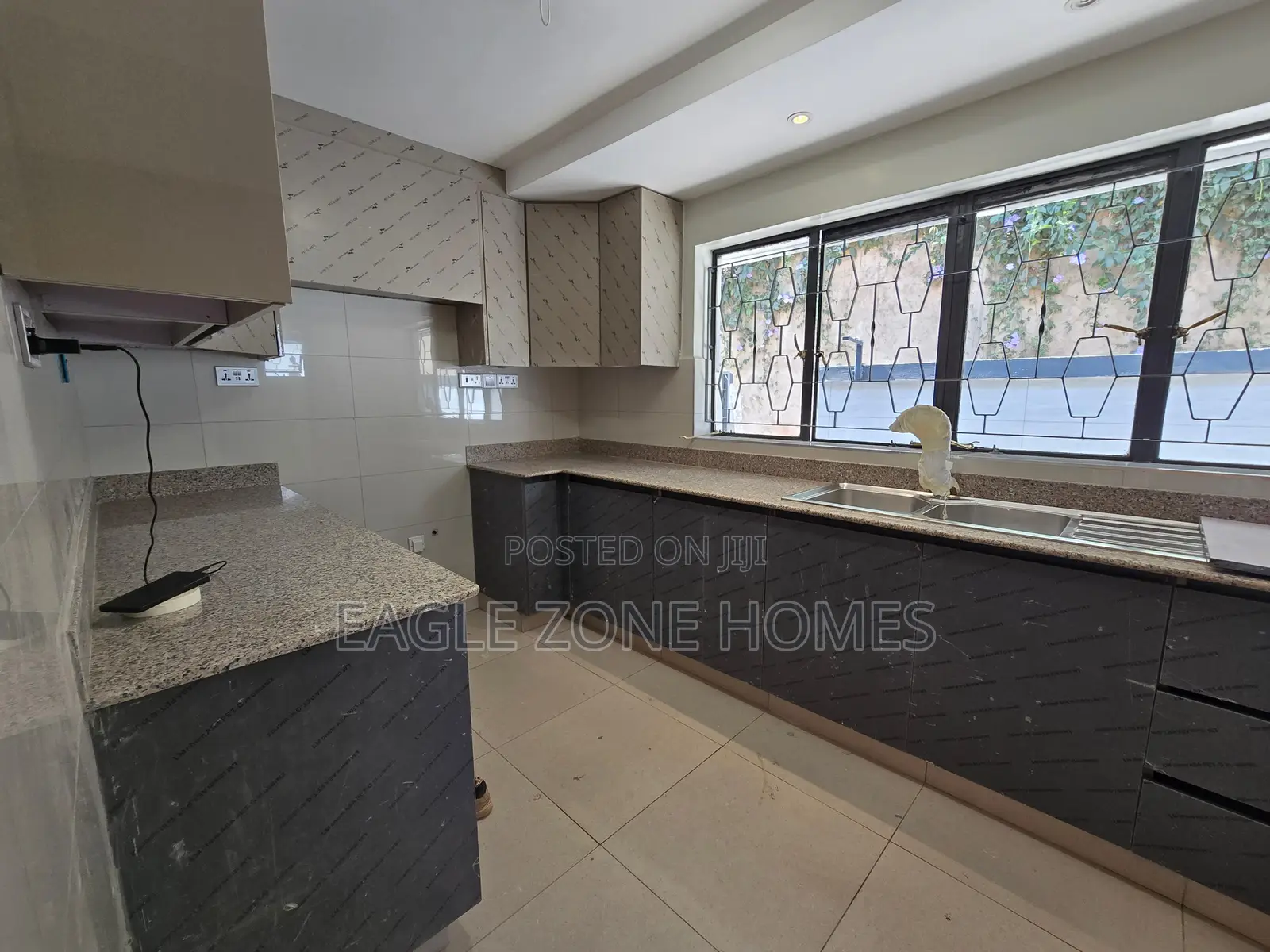 4bdrm Apartment in Rhapta Road for rent