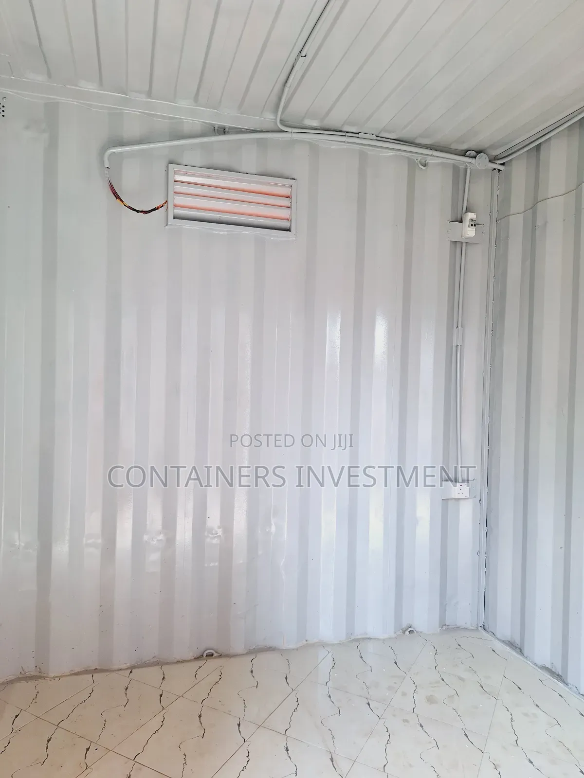 40ft Container Stalls Up for Sale- Beautiful Color Is a Tone Setter.