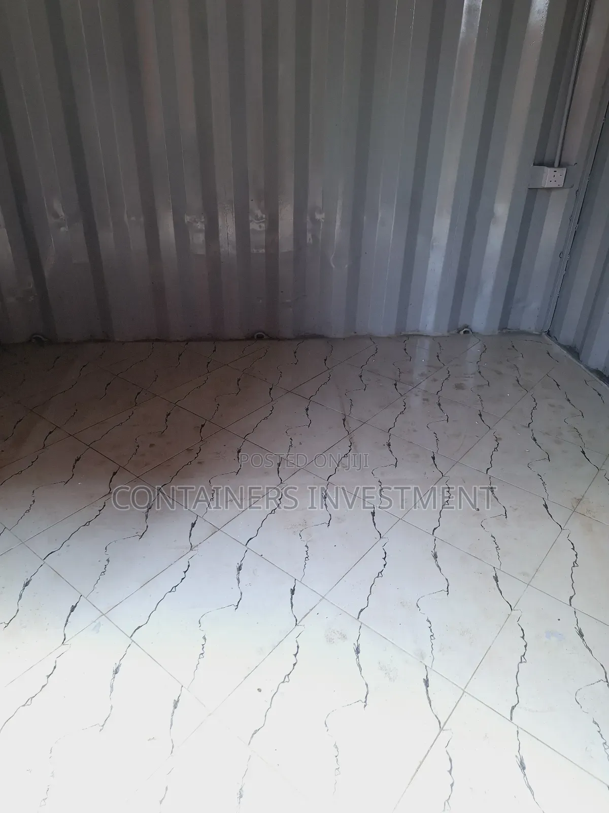40ft Container Stalls Up for Sale- Beautiful Color Is a Tone Setter.