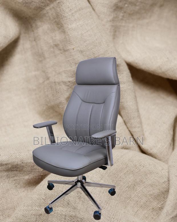 Grey Executive Leather Office Chair | Durable Adjustable Height - thumbnail 3