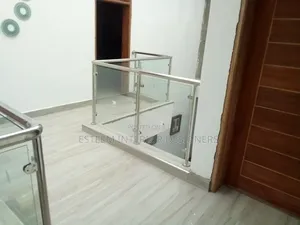 Stainless Steel and Glass Staircase Handrails