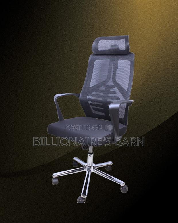 Modern High Back Mesh Office Chair — Relieves Lower Back Pressure - main view