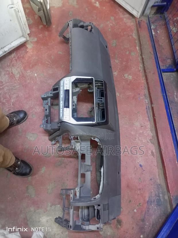 Prado J 165 Dashboard - thumbnail 2