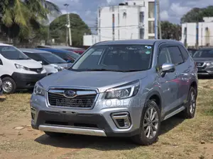 Subaru Forester 2018 Silver
