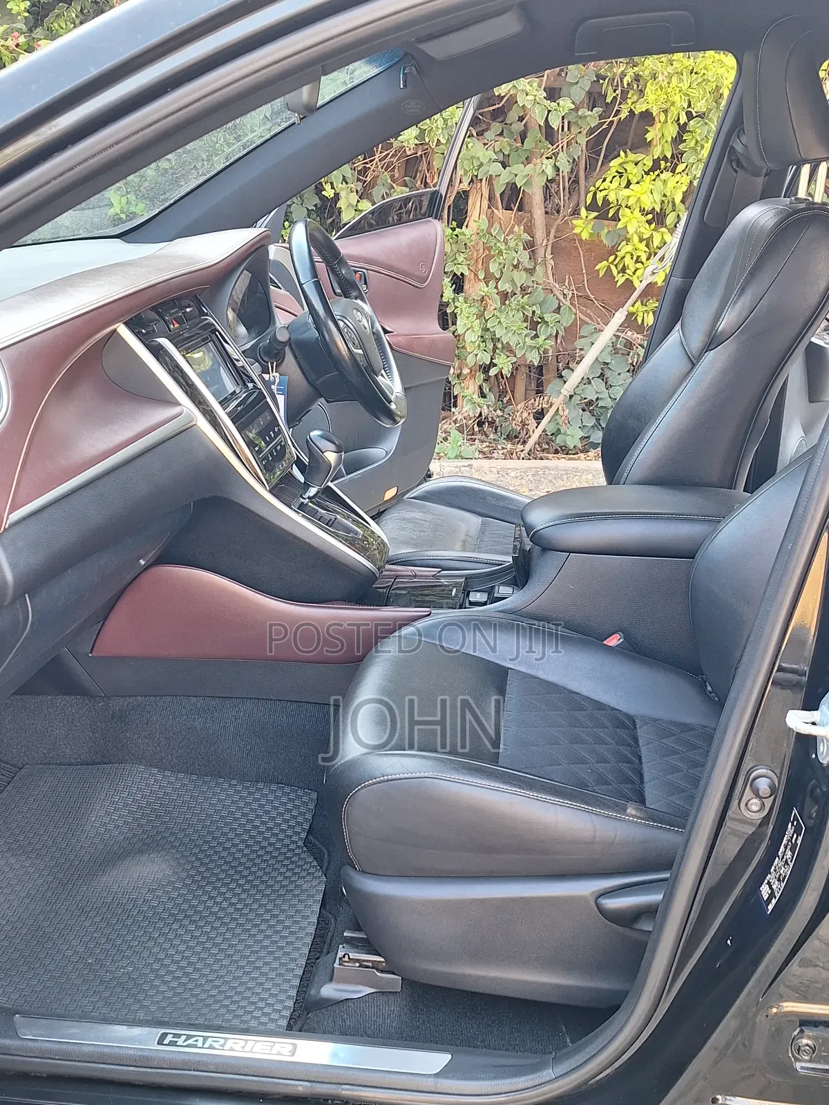 Toyota Harrier 2.0 2015 Black
